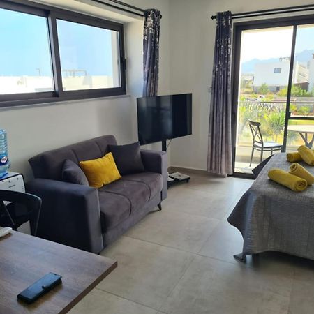 Beachfront Penthouse Studio Apartment, Eco Wellness Resort, Heated Pool Girne Dış mekan fotoğraf