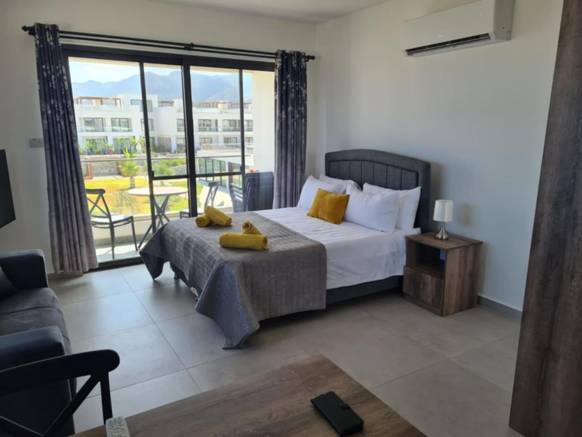 Beachfront Penthouse Studio Apartment, Eco Wellness Resort, Heated Pool Girne Dış mekan fotoğraf